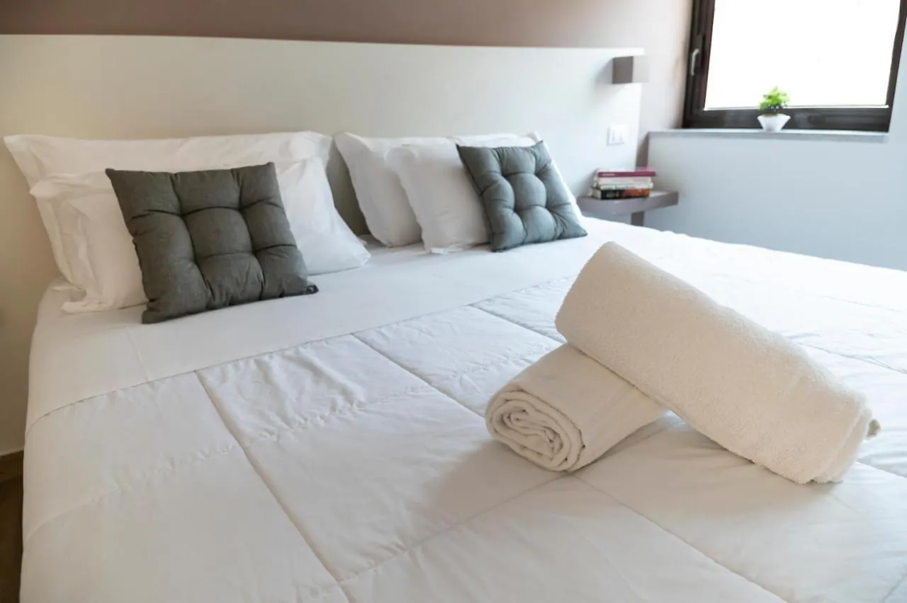 Ruggero Settimo - Room & Suite Palerme Couette-café